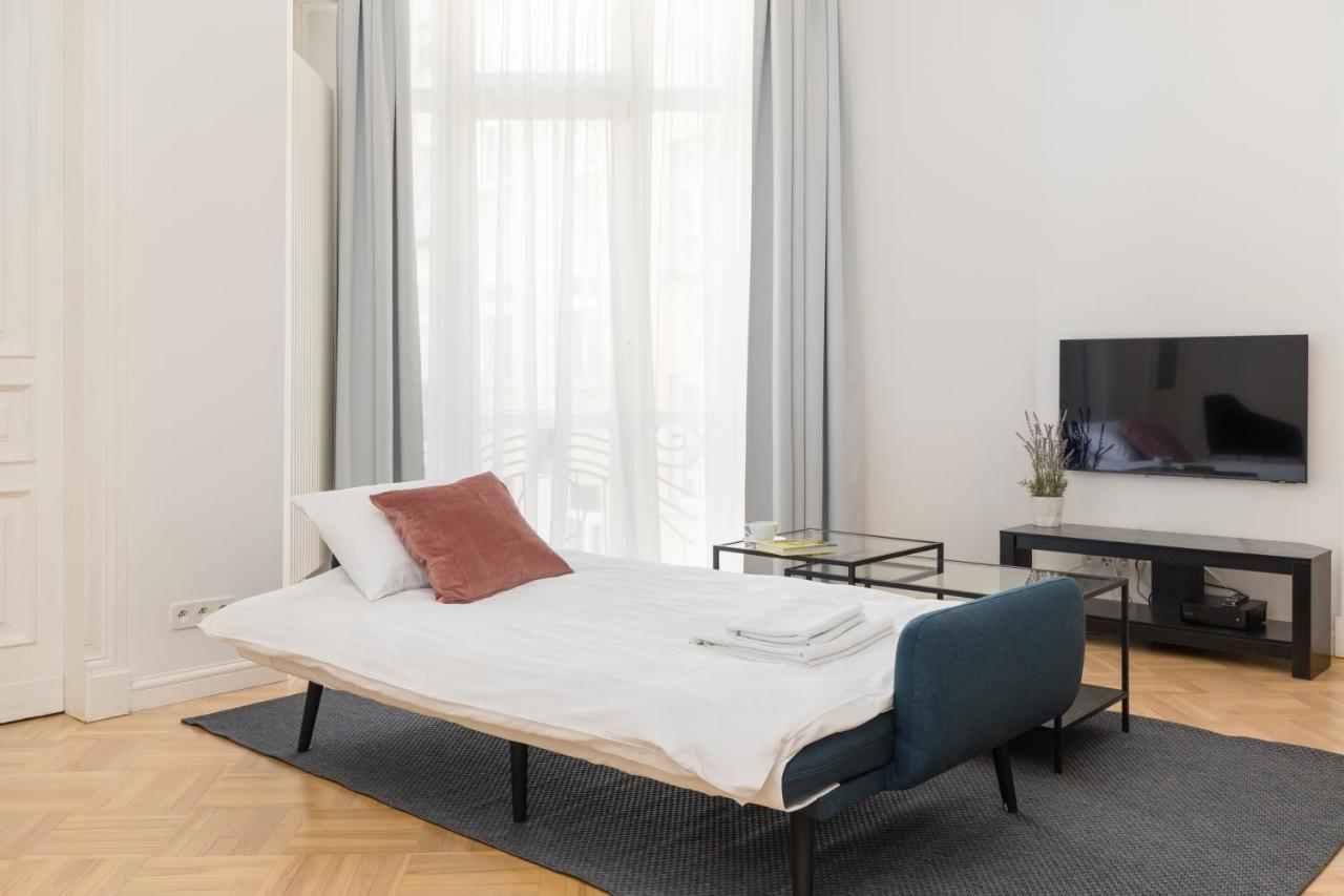 ורשה Marszalkowska 58 - Classy Two Bedroom Apartment With Balcony By Noclegi Renters מראה חיצוני תמונה
